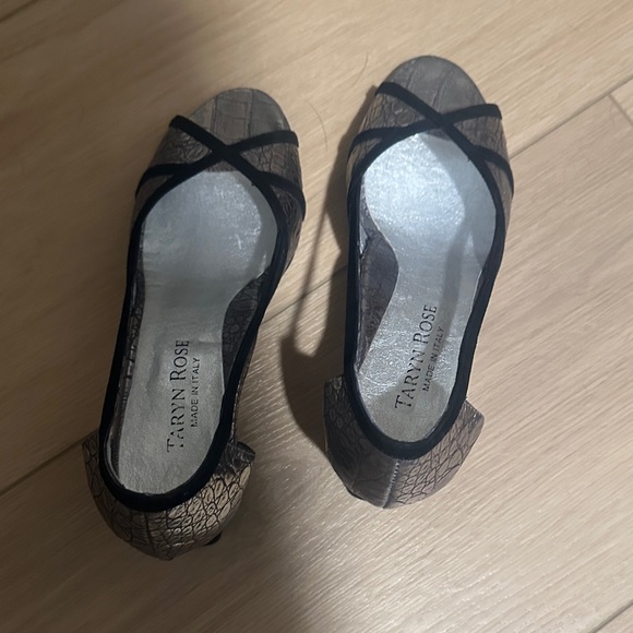 Taryn Rose Black and Silver Women's heels. Size 41 - Picture 1 of 4